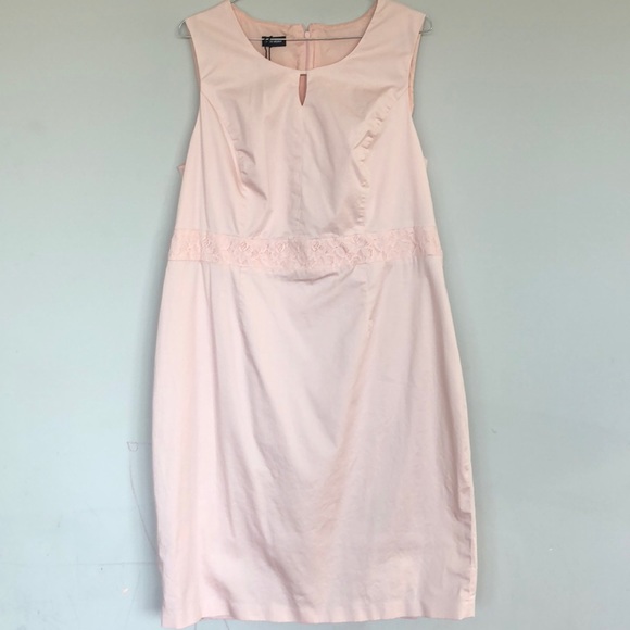 PINK LACE KNEE LENGTH DRESS - Picture 8 of 8